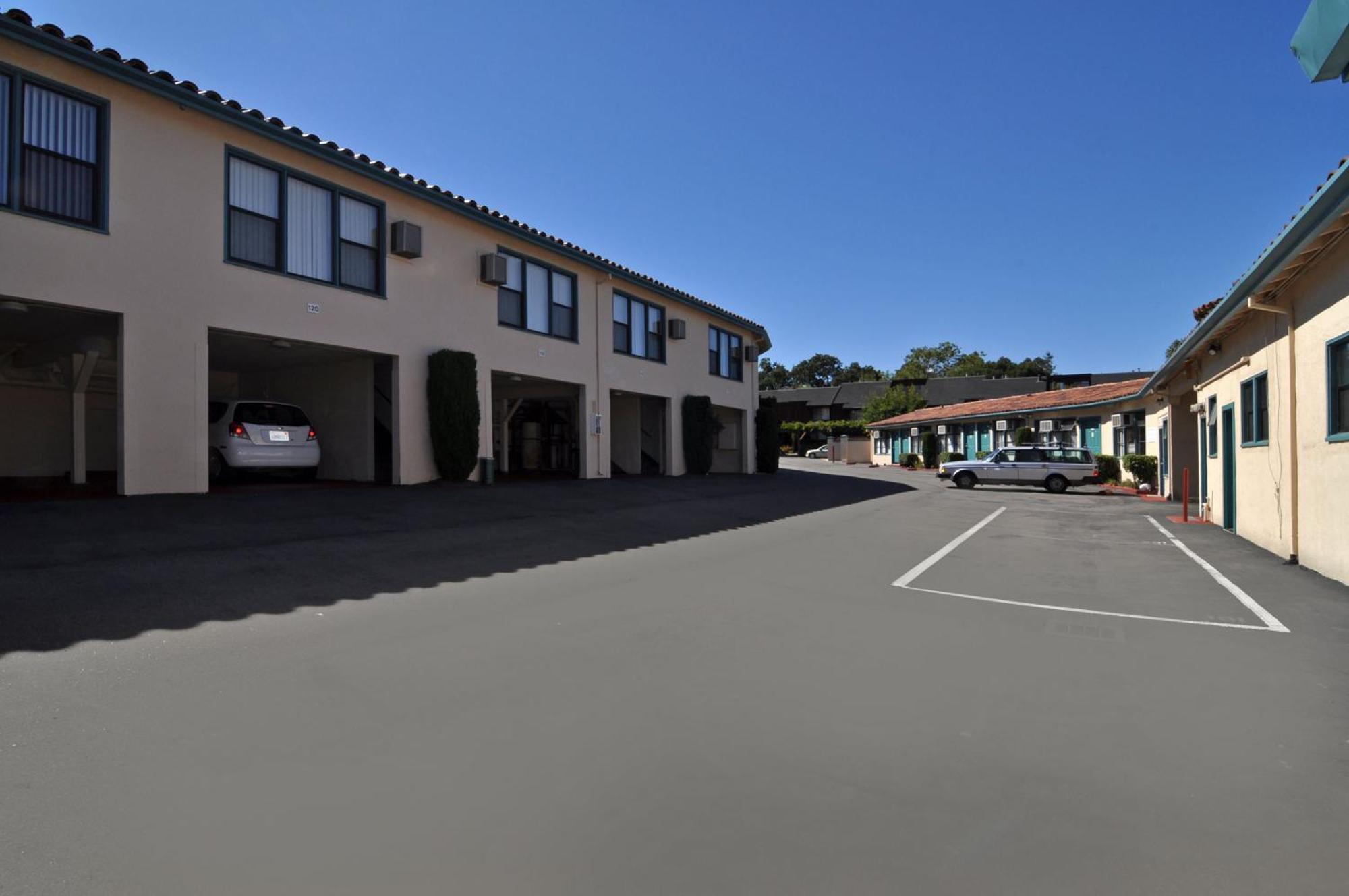 Marinwood Inn & Suites ナヴァト エクステリア 写真