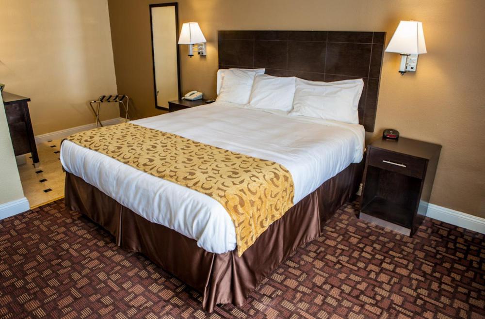 Marinwood Inn & Suites ナヴァト エクステリア 写真
