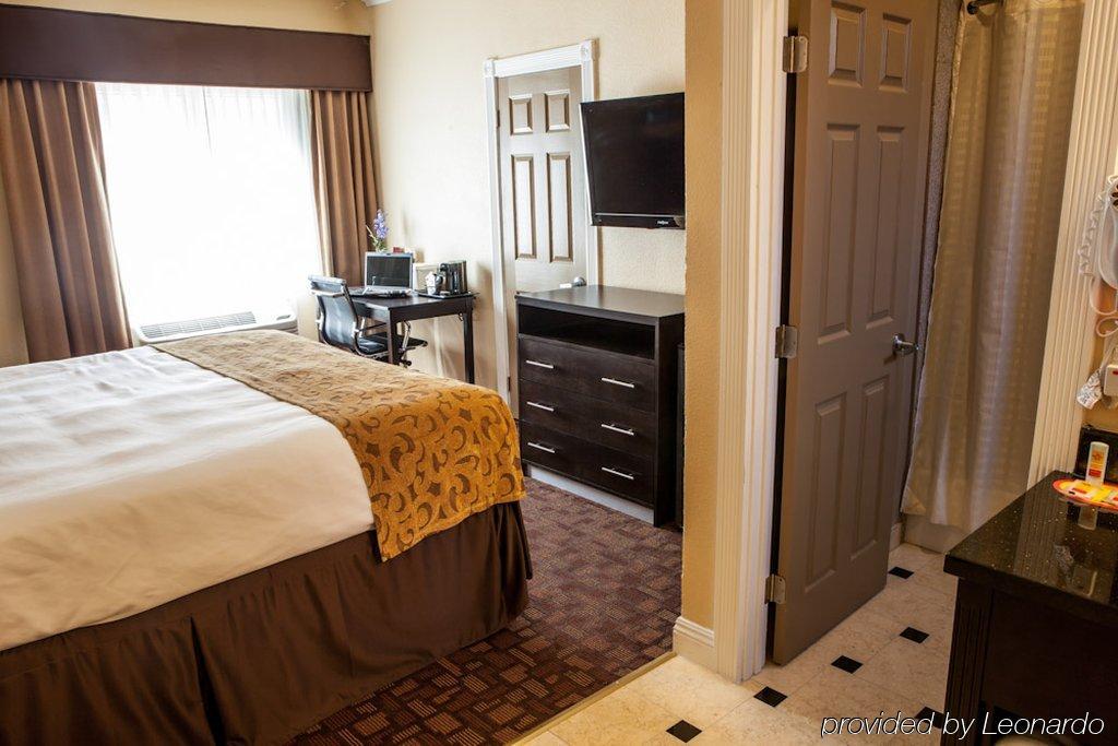Marinwood Inn & Suites ナヴァト エクステリア 写真