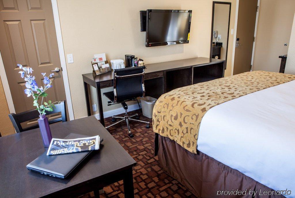 Marinwood Inn & Suites ナヴァト エクステリア 写真