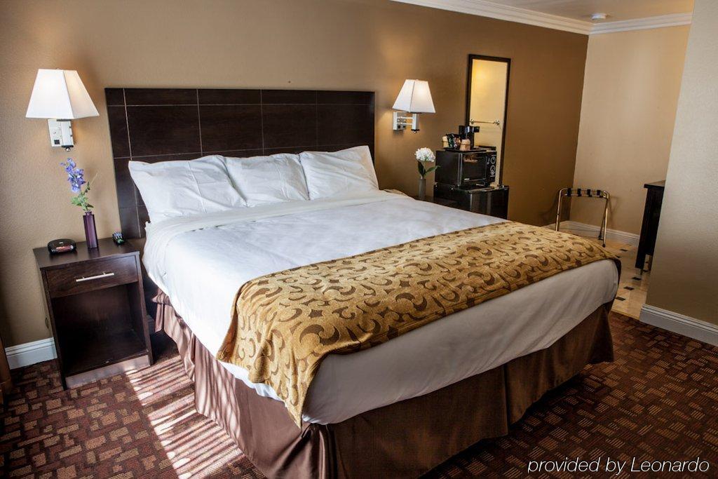 Marinwood Inn & Suites ナヴァト エクステリア 写真