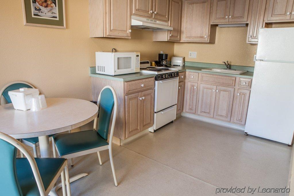 Marinwood Inn & Suites ナヴァト エクステリア 写真