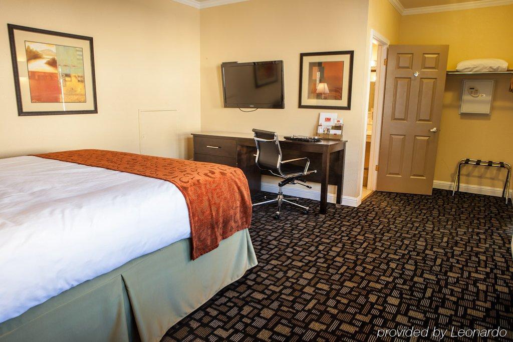 Marinwood Inn & Suites ナヴァト エクステリア 写真
