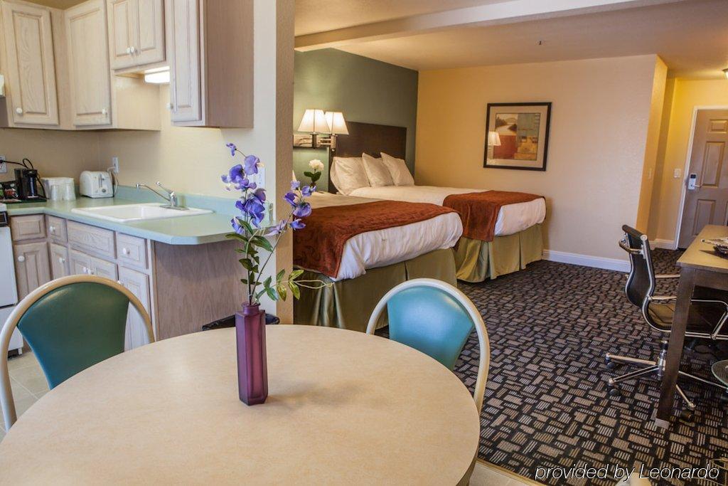 Marinwood Inn & Suites ナヴァト エクステリア 写真