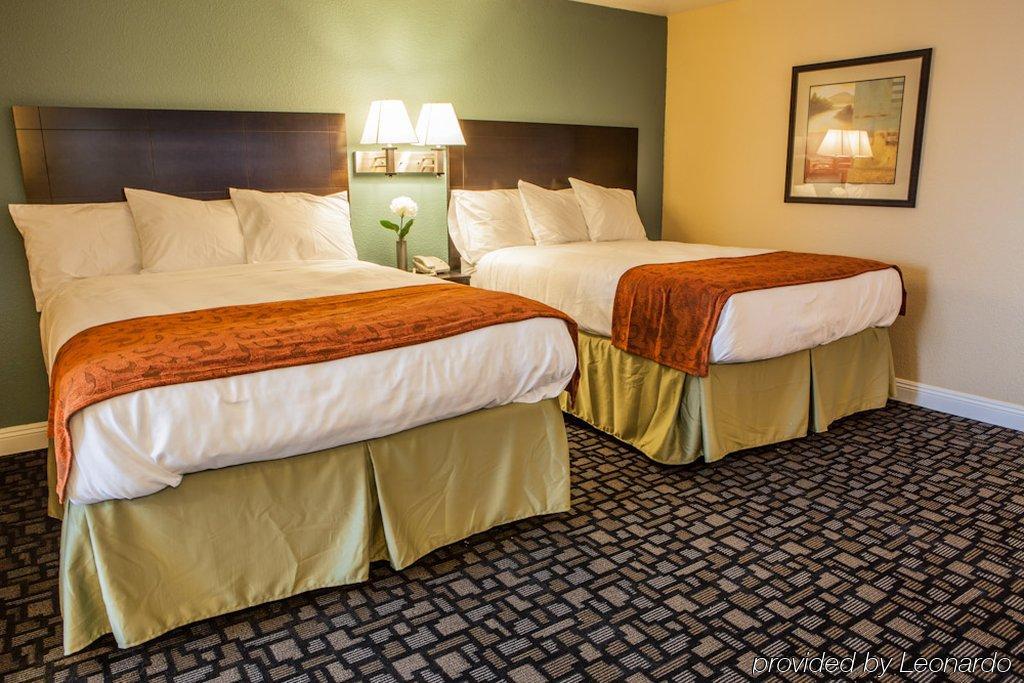 Marinwood Inn & Suites ナヴァト エクステリア 写真
