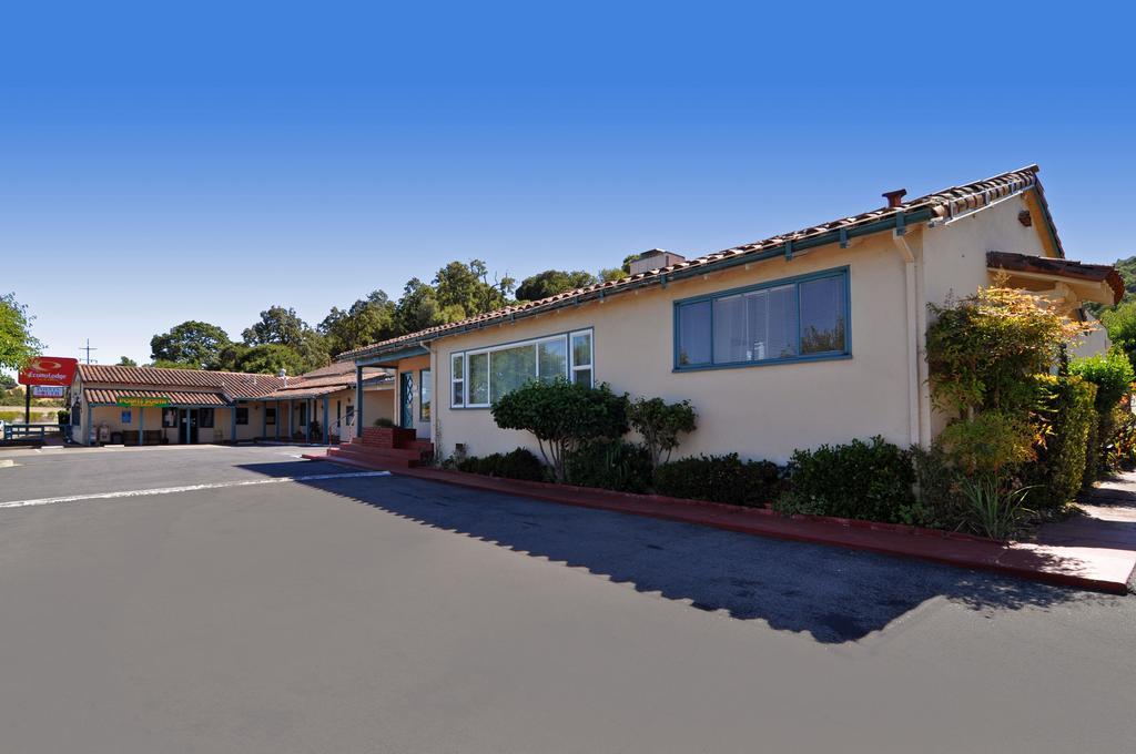 Marinwood Inn & Suites ナヴァト エクステリア 写真